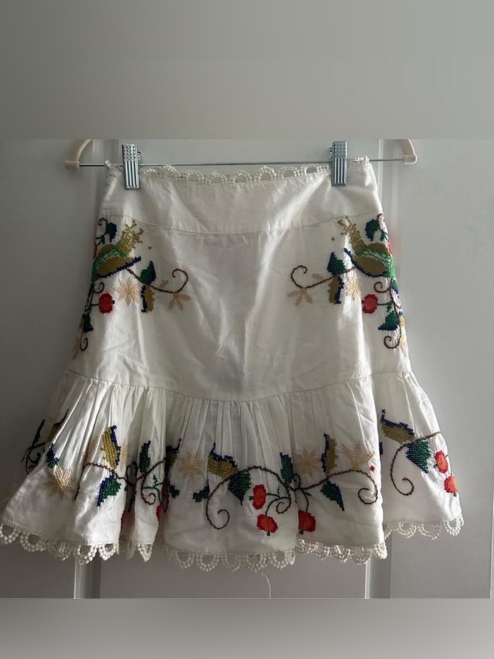 FARM Rio White Cotton Mini Skirt with Multicolor Floral Embroidery